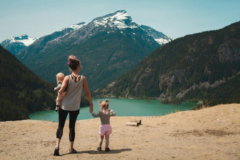 10 Ways to Vacation With Family While Paying Off Debt